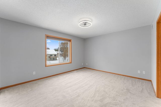 1511 Deerwood Bend, Eagan, MN 55122