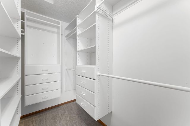 1511 Deerwood Bend, Eagan, MN 55122