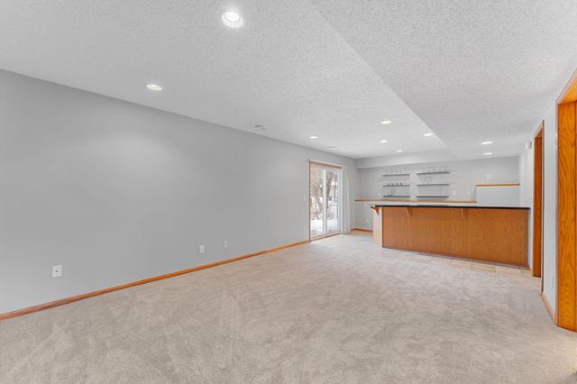 1511 Deerwood Bend, Eagan, MN 55122