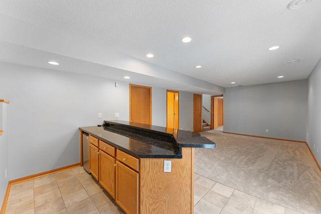 1511 Deerwood Bend, Eagan, MN 55122