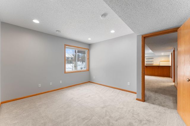 1511 Deerwood Bend, Eagan, MN 55122