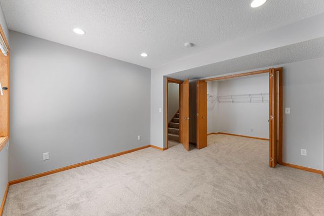 1511 Deerwood Bend, Eagan, MN 55122