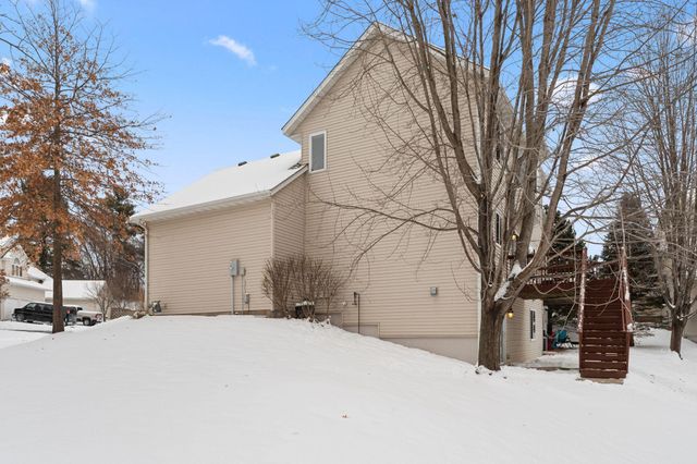 1511 Deerwood Bend, Eagan, MN 55122
