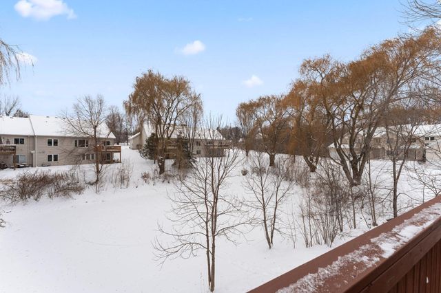 1511 Deerwood Bend, Eagan, MN 55122