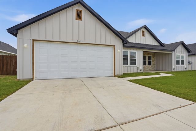 532 Highview Court, Godley, TX 76044