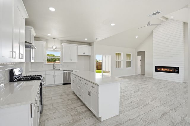 532 Highview Court, Godley, TX 76044
