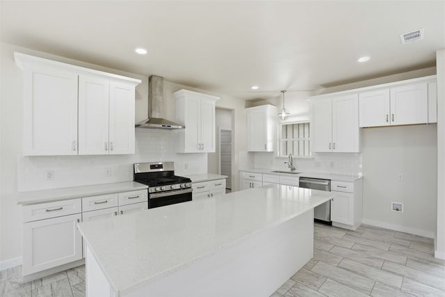 532 Highview Court, Godley, TX 76044