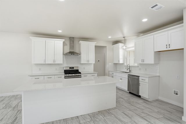 532 Highview Court, Godley, TX 76044