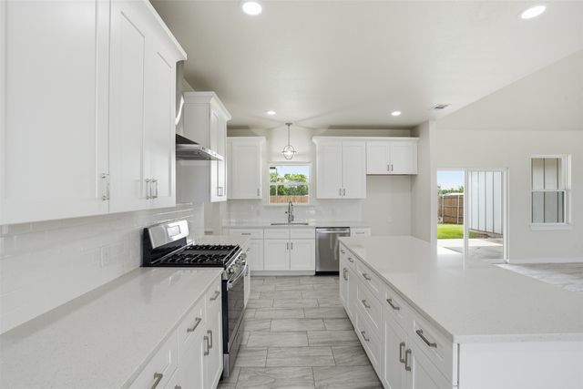 532 Highview Court, Godley, TX 76044
