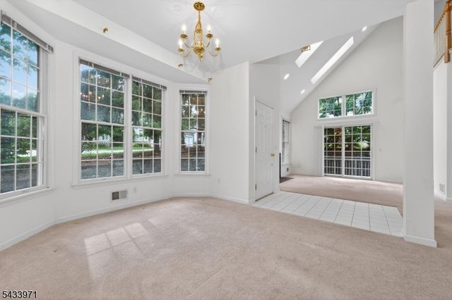 66 La Costa Dr, Clinton Twp., NJ 08801