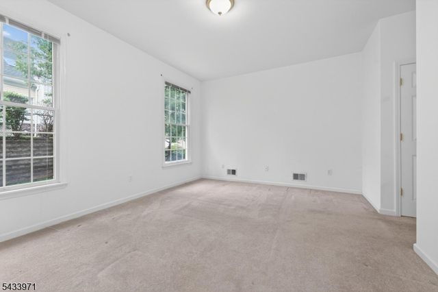66 La Costa Dr, Clinton Twp., NJ 08801