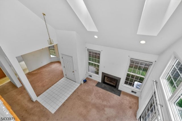 66 La Costa Dr, Clinton Twp., NJ 08801