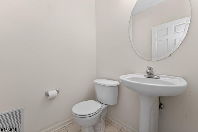 66 La Costa Dr, Clinton Twp., NJ 08801