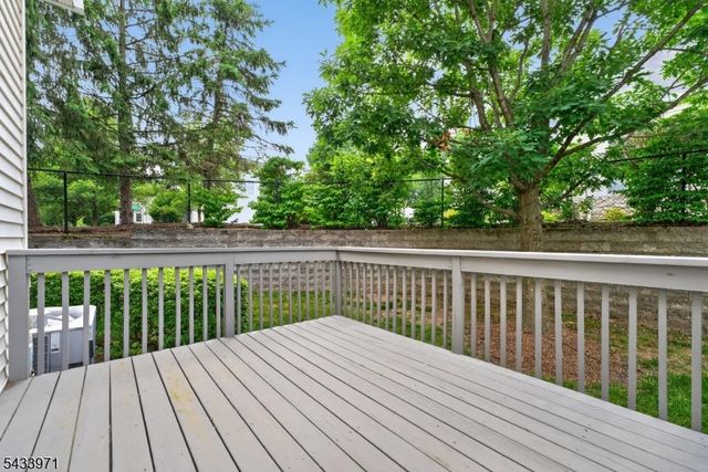 66 La Costa Dr, Clinton Twp., NJ 08801