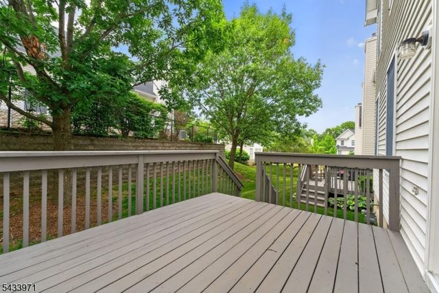 66 La Costa Dr, Clinton Twp., NJ 08801