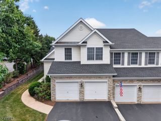 66 La Costa Dr, Clinton Twp., NJ 08801