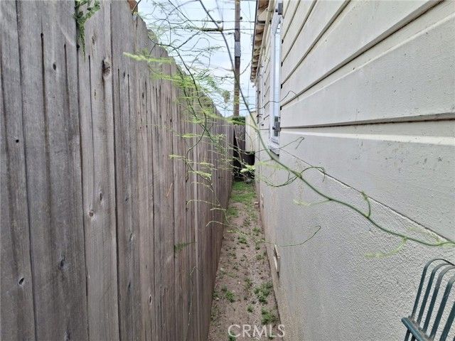 1346 W Century, Los Angeles, CA 90044