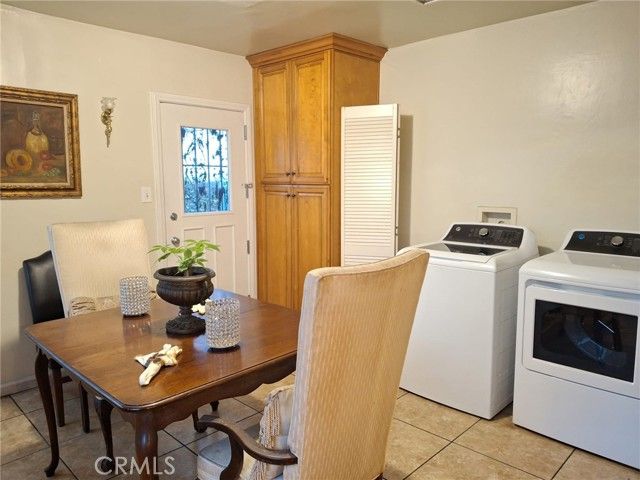 1346 W Century, Los Angeles, CA 90044