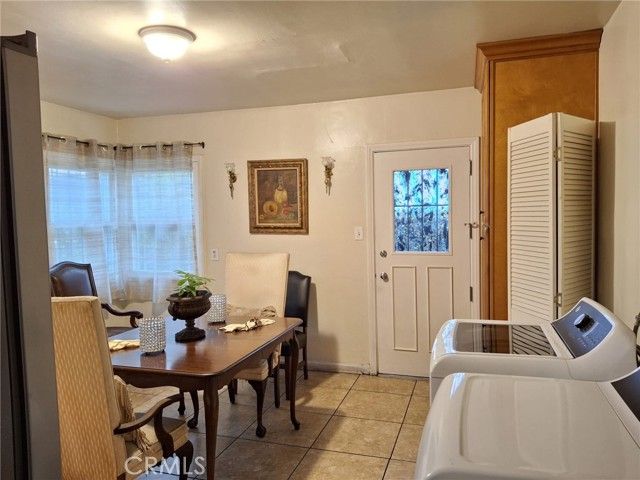 1346 W Century, Los Angeles, CA 90044