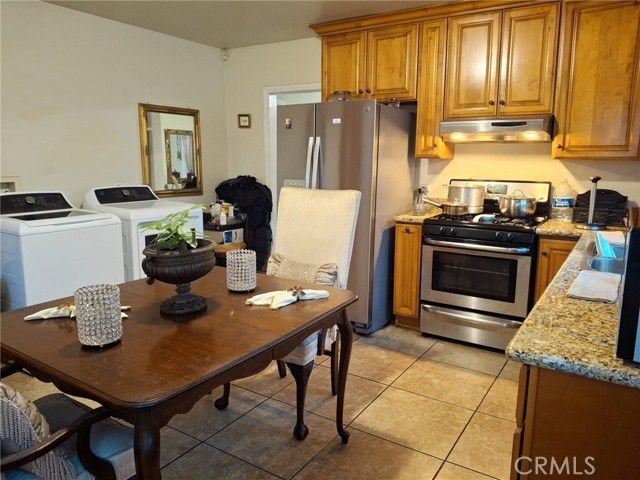 1346 W Century, Los Angeles, CA 90044