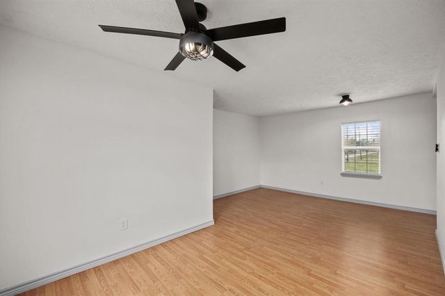 325 E A Street, La Porte, TX 77571