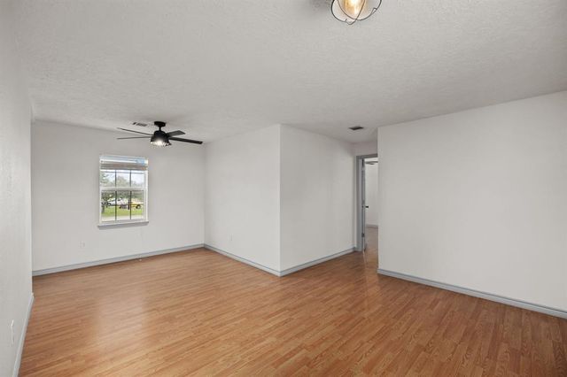 325 E A Street, La Porte, TX 77571