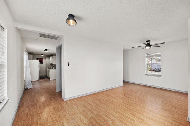 325 E A Street, La Porte, TX 77571