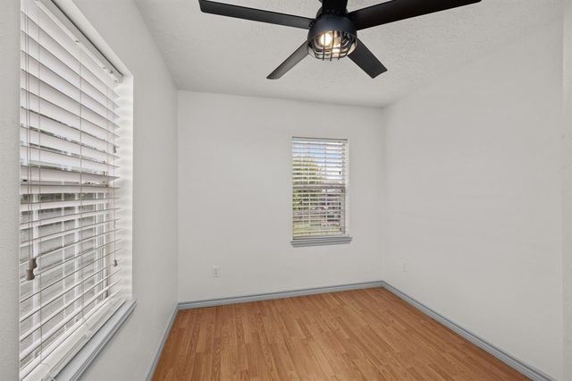 325 E A Street, La Porte, TX 77571