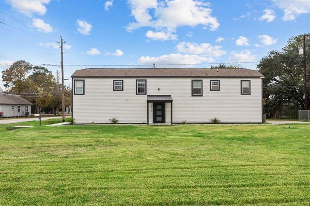 325 E A Street, La Porte, TX 77571