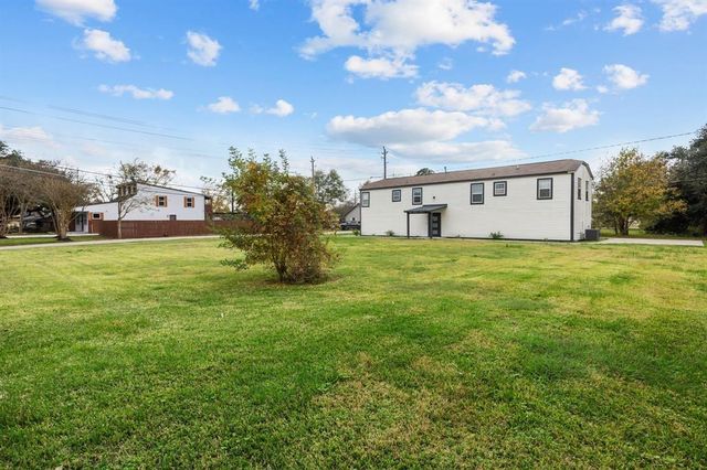 325 E A Street, La Porte, TX 77571