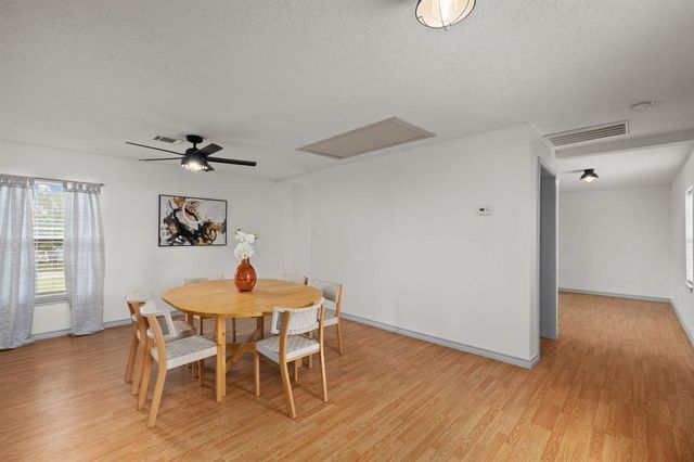 325 E A Street, La Porte, TX 77571