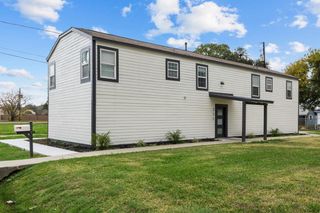 325 E A Street, La Porte, TX 77571
