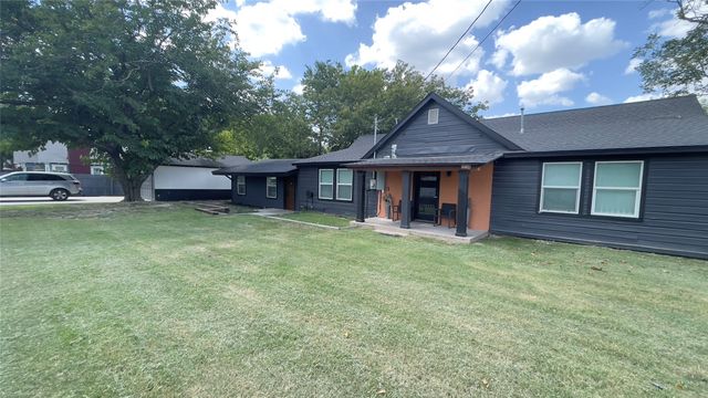 214 N Roberts Road, Cedar Hill, TX 75104