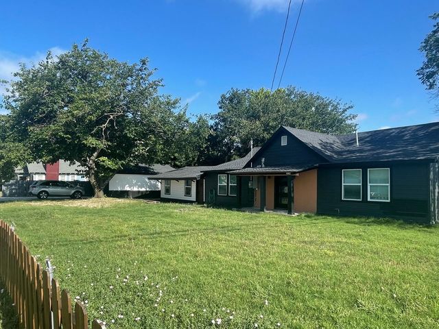 214 N Roberts Road, Cedar Hill, TX 75104