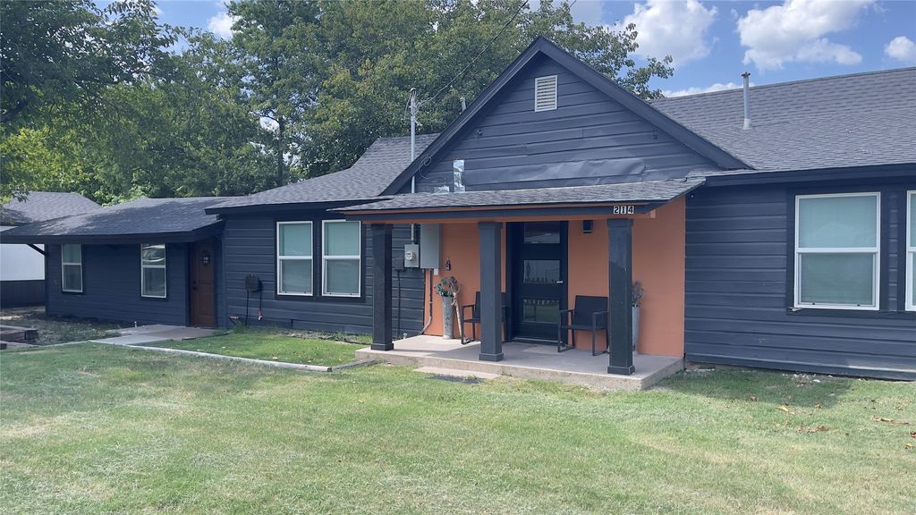 214 N Roberts Road, Cedar Hill, TX 75104