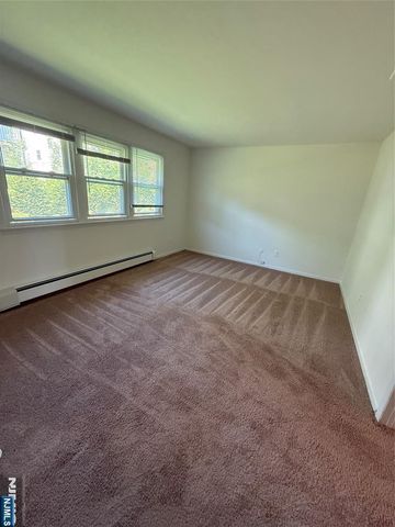 1276 River Road 2, Edgewater, NJ 07020