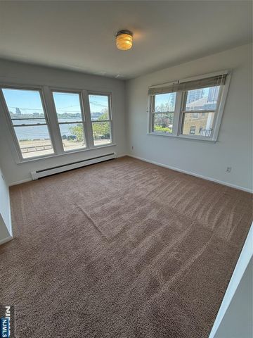 1276 River Road 2, Edgewater, NJ 07020