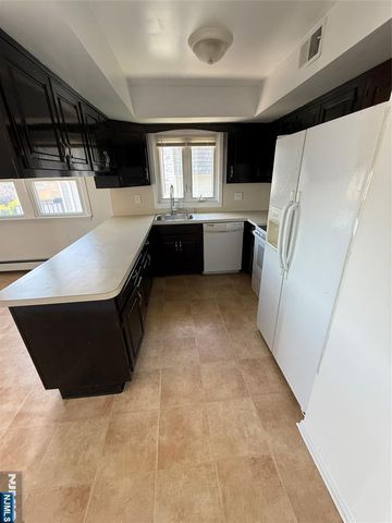 1276 River Road 2, Edgewater, NJ 07020