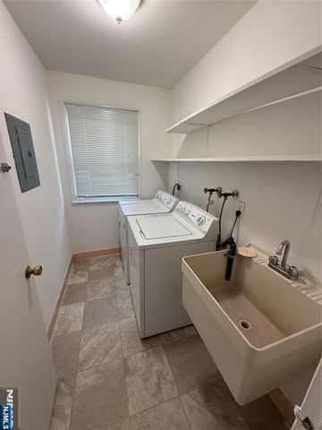 1276 River Road 2, Edgewater, NJ 07020