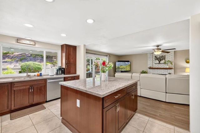 27730 Sutters Pointe, Saugus, CA 91350