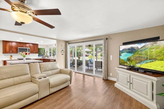 27730 Sutters Pointe, Saugus, CA 91350