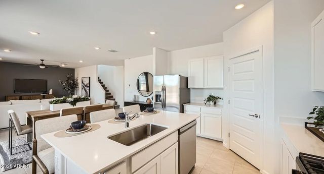 33892 N FIORE Drive, San Tan Valley, AZ 85143