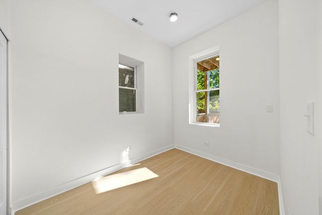 3037 W Lexington Street 2, Chicago, IL 60612