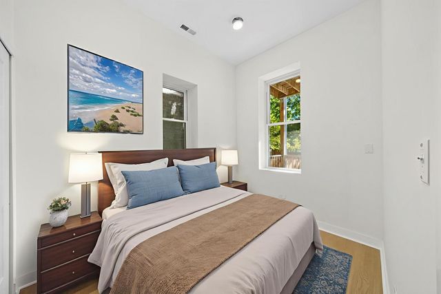 3037 W Lexington Street 2, Chicago, IL 60612