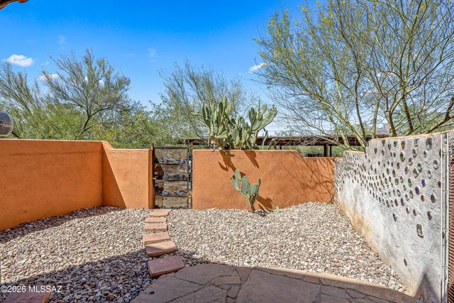 156 E Limberlost Dr Unit 101, Tucson, AZ 85705