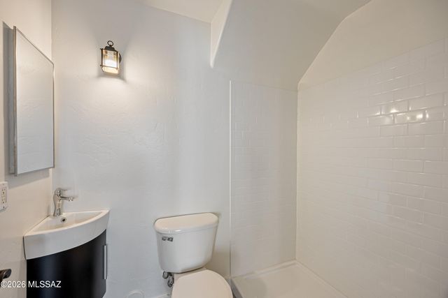 156 E Limberlost Dr Unit 101, Tucson, AZ 85705