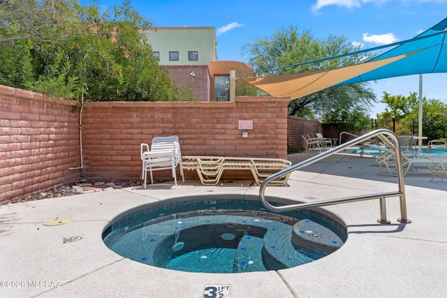 156 E Limberlost Dr Unit 101, Tucson, AZ 85705