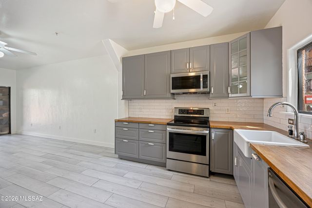 156 E Limberlost Dr Unit 101, Tucson, AZ 85705