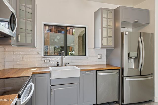 156 E Limberlost Dr Unit 101, Tucson, AZ 85705