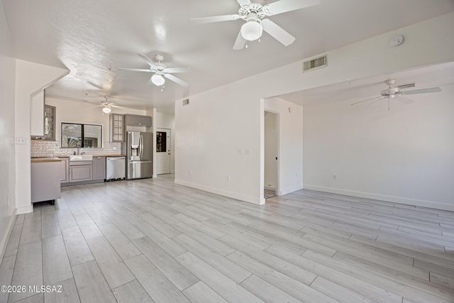 156 E Limberlost Dr Unit 101, Tucson, AZ 85705